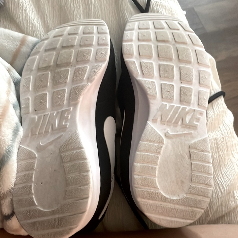 Nice Pair Barely Worn Nike Running, Daily Or Gym … - image 4
